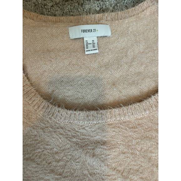 Forever 21 Crop Top Off Pink Fuzzy Sweater Size 3X Super Soft - Picture 2 of 6